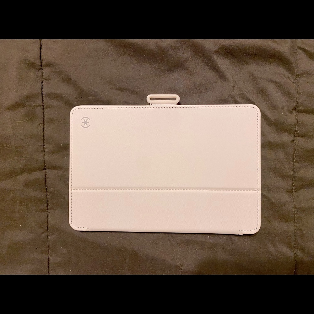 Brand new iPad mini 4 speck case